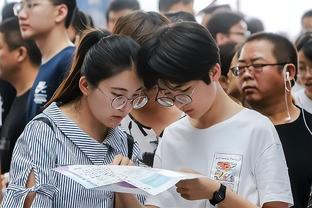 孔德昕：浓眉最后时刻竖起铜墙铁壁 湖人赢下德比决心不同往日