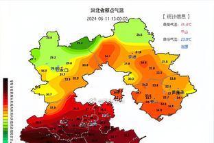 憨憨？约旦球员爬上球门庆祝，不慎掉到球网上起不了身